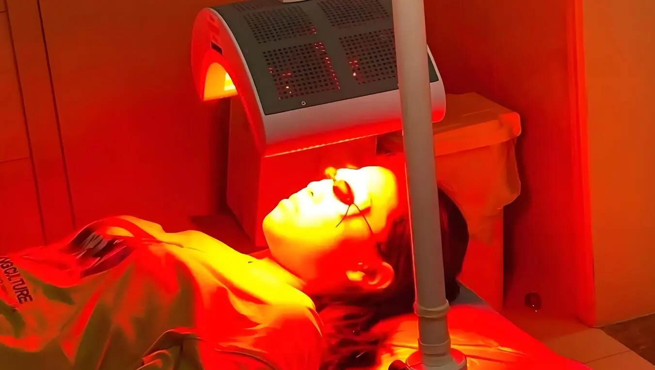 led therapy after microneedling for face